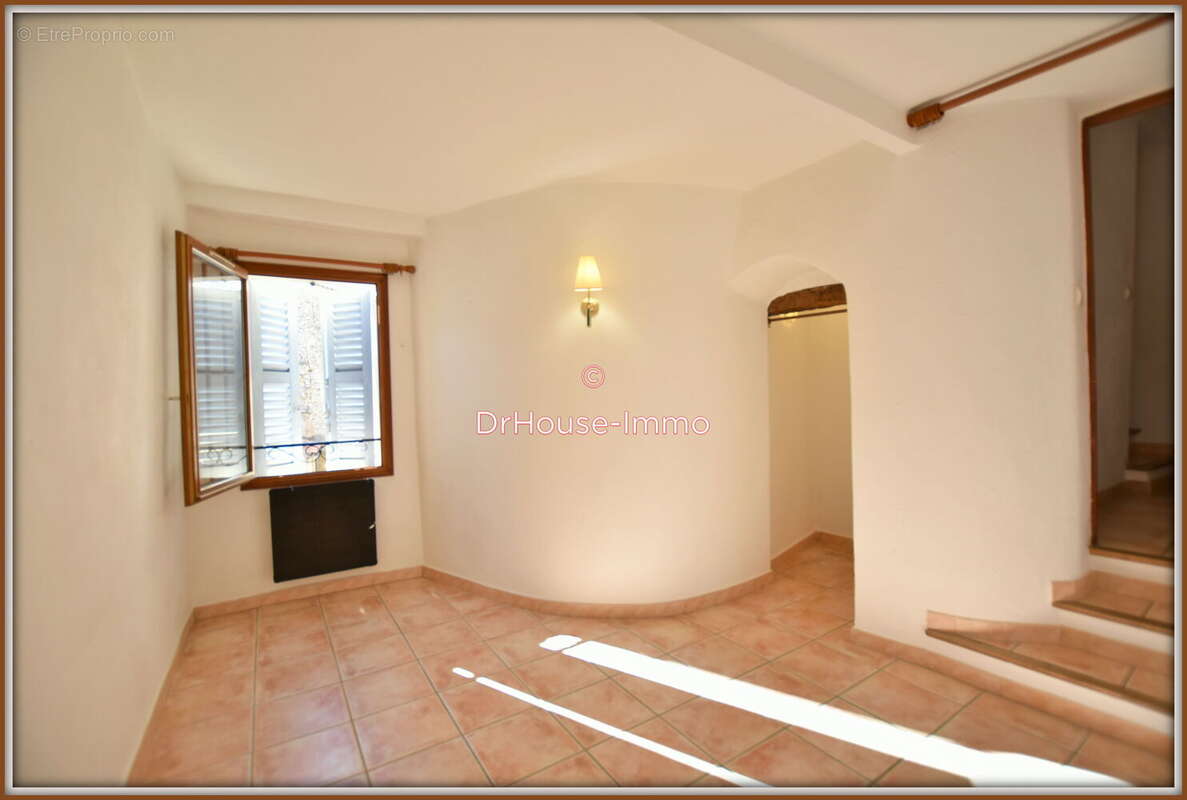 Appartement à LORGUES