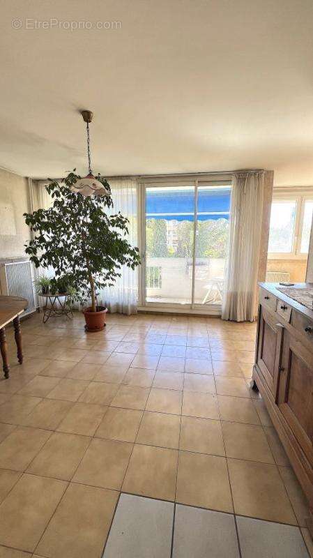 Appartement à MARSEILLE-12E