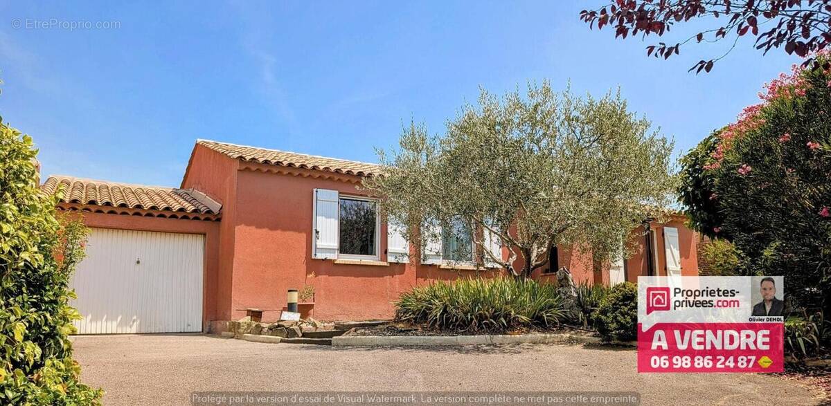 RARE VILLA DE PLAIN-PIED avec piscine et garage à 15 mn de Mandelieu ! - photo 1