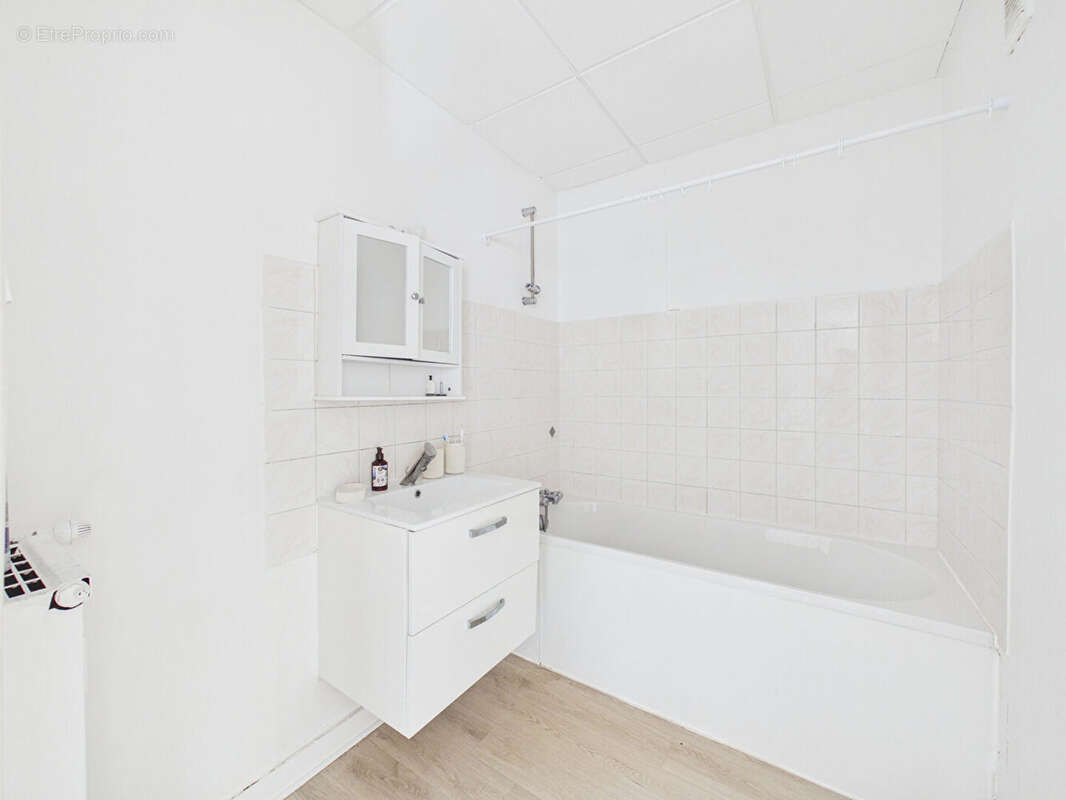 Appartement rénové Valence T3 de 57 m2 avec balcon et cave - photo 10