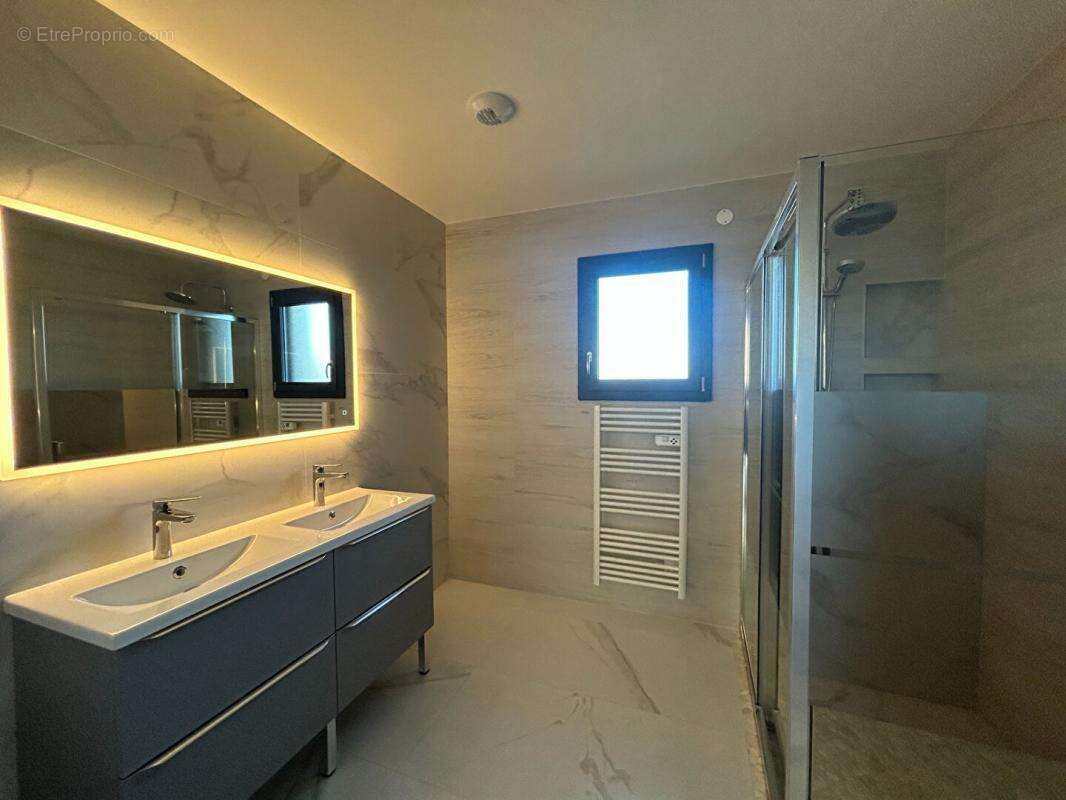 Maison à SAINT-ROMAIN-LA-MOTTE