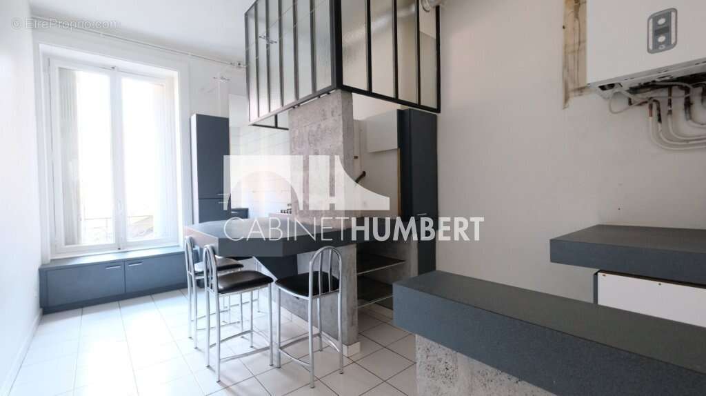 Appartement 146 m² à Saint-Etienne  - photo 3