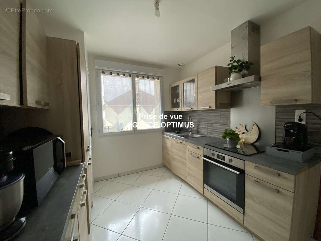 Maison à VILLENEUVE-SUR-YONNE