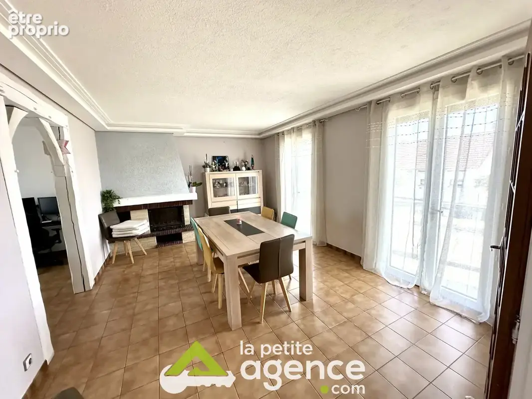 Saint-Doulchard  maison 170m2 habitable sur sous-sol total - photo 4
