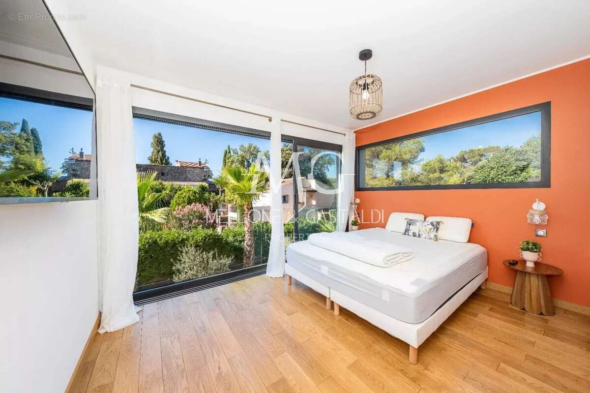 Maison à MOUGINS