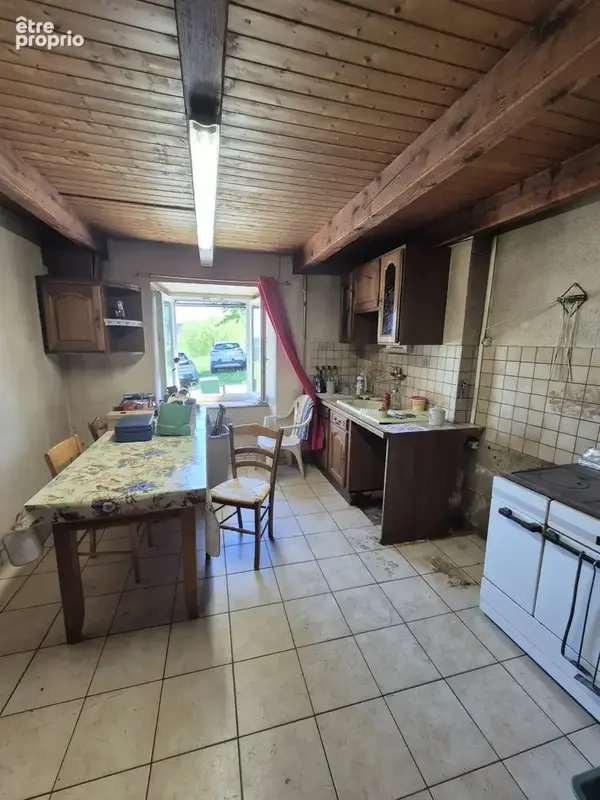 Maison en pierre sur deux niveaux avec dépendances et terrain à Connangles - photo 2