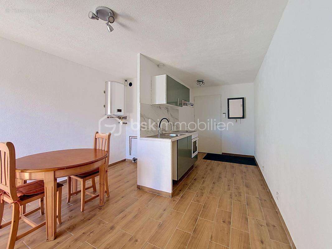 Appartement à SIX-FOURS-LES-PLAGES