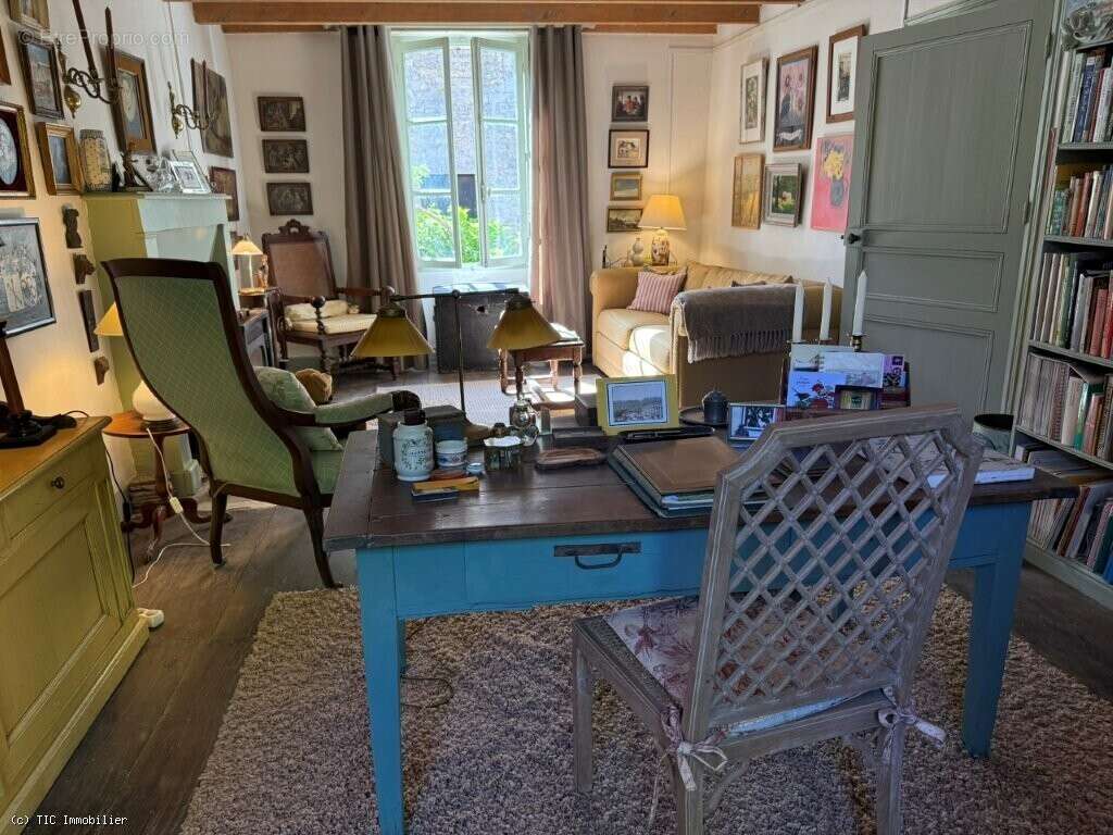 Maison à CHAMPAGNE-MOUTON