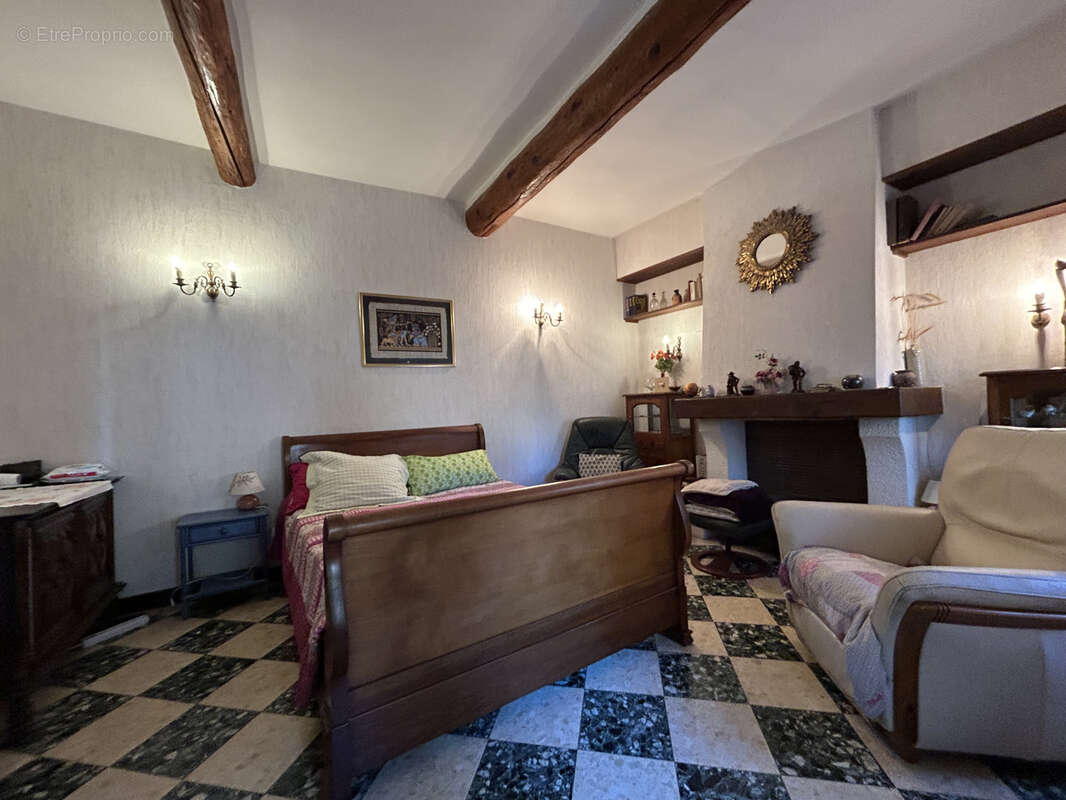 Maison à TALAIRAN