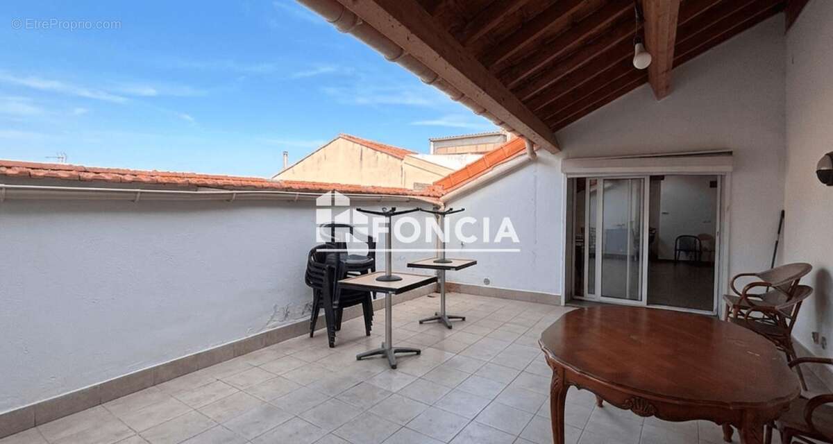 Appartement à MARSEILLE-3E