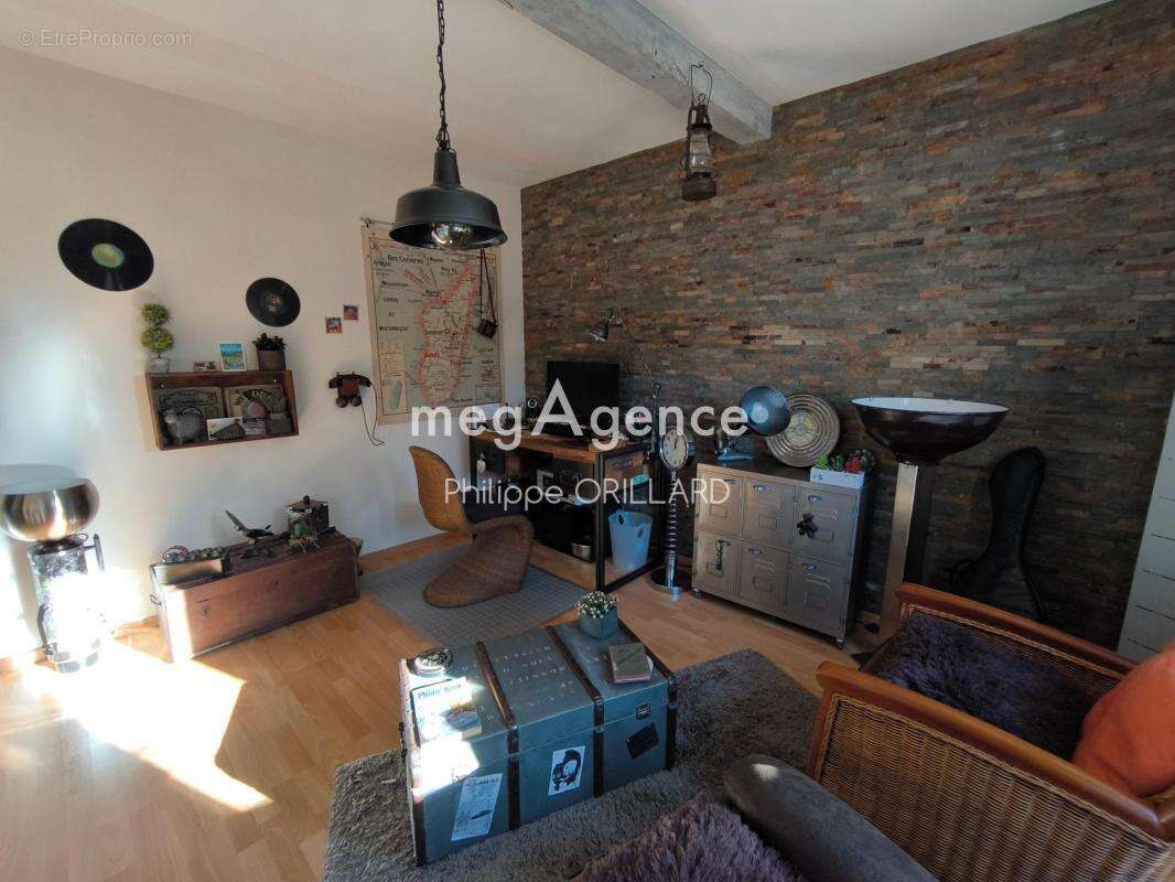 Maison à BOURG-L&#039;EVEQUE