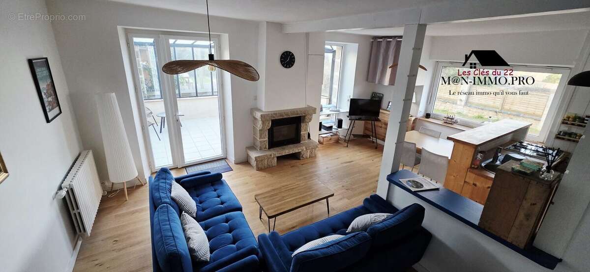 Maison à TREDREZ-LOCQUEMEAU
