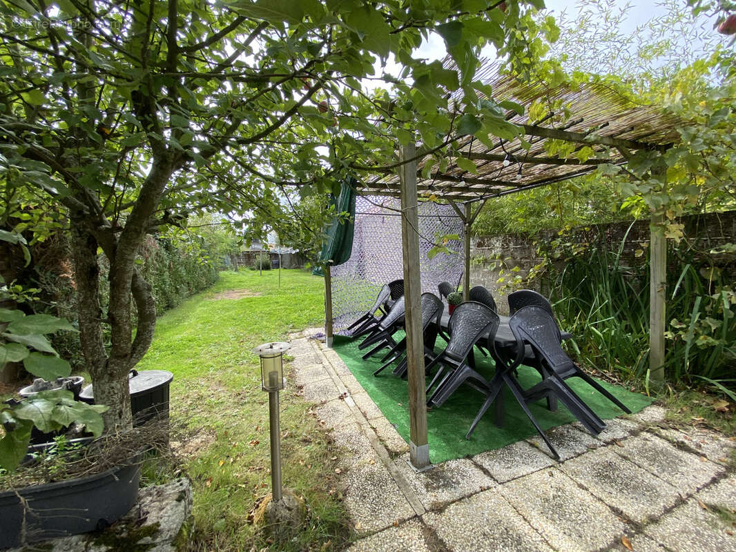Maison à SAINT-MACAIRE-EN-MAUGES