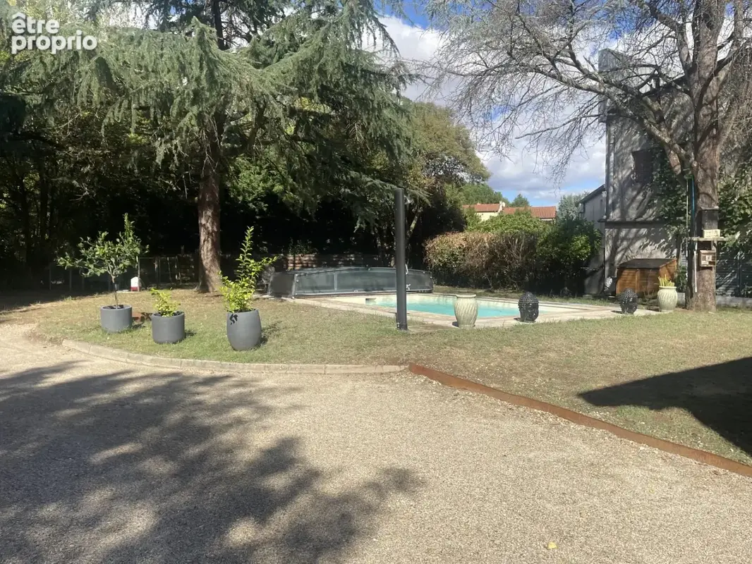 GRANDE MAISON proche centre ville avec PISCINE. - photo 17