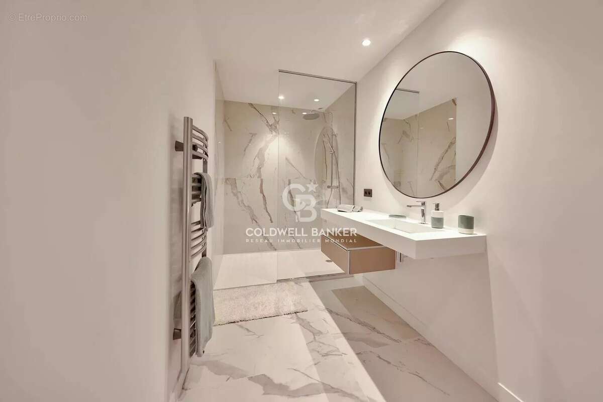 Maison à MOUGINS