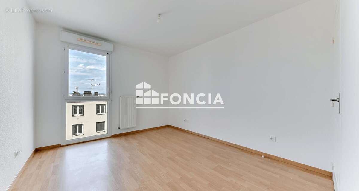 T2 lumineux avec garage à Lyon 8ème - photo 5
