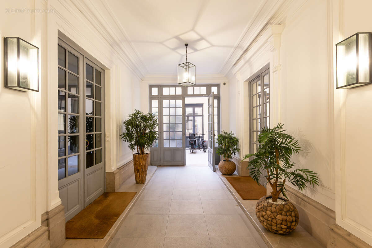 Appartement à PARIS-8E