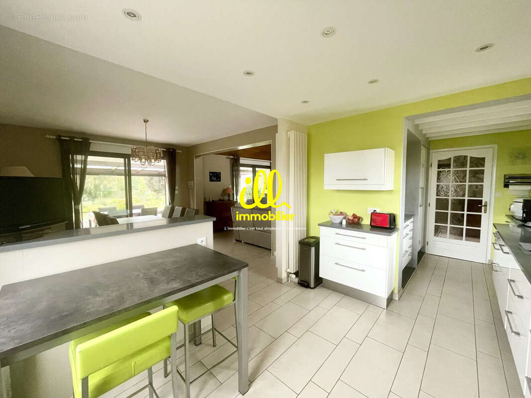 Maison 156 m² à Neuville-Les-This  - photo 3
