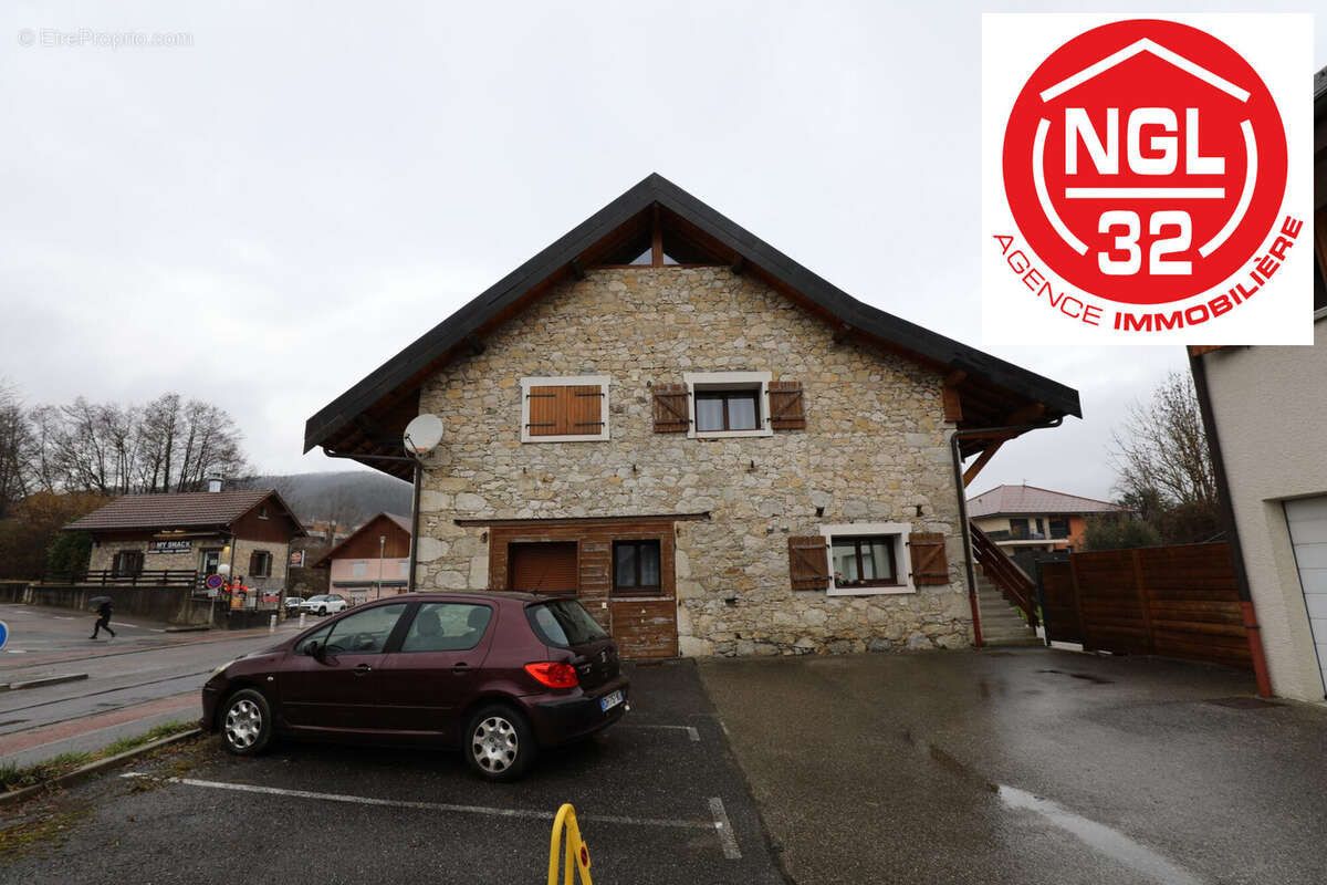 Appartement à ALLONZIER-LA-CAILLE