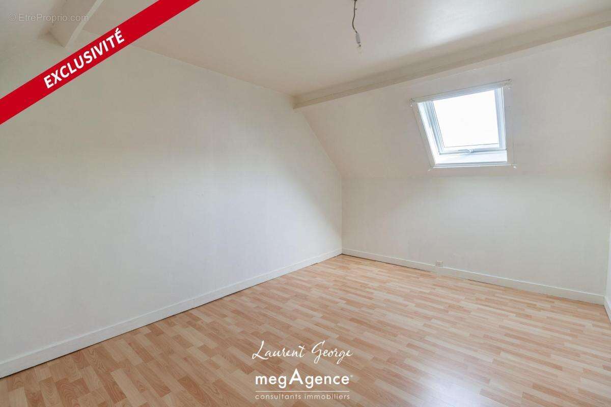 Maison à SAINT-LEGER-DU-BOURG-DENIS