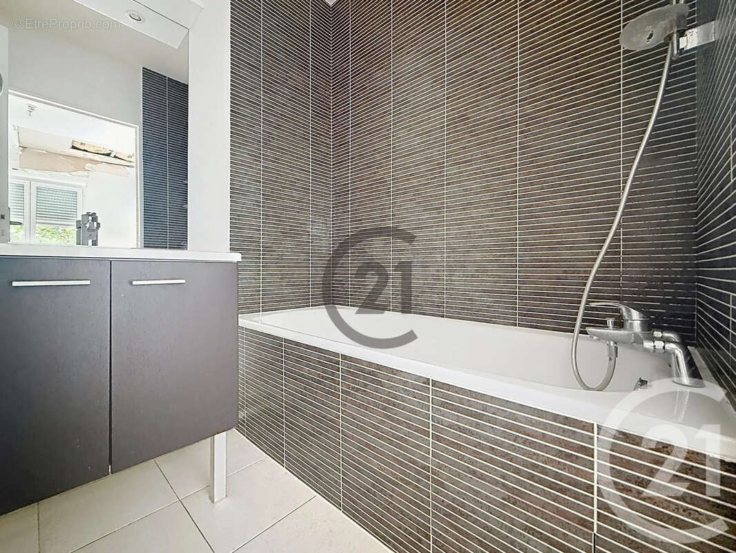 Appartement 42 m² à Reims  - photo 12