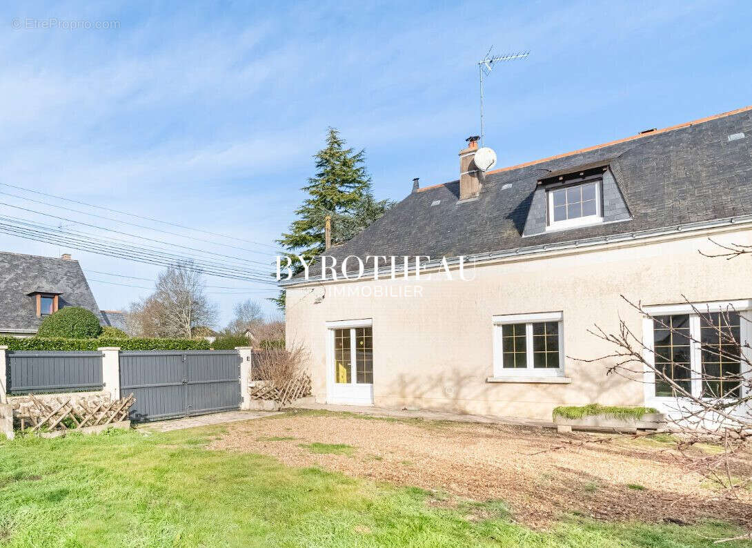 Maison 85 m² à Feneu  - photo 6