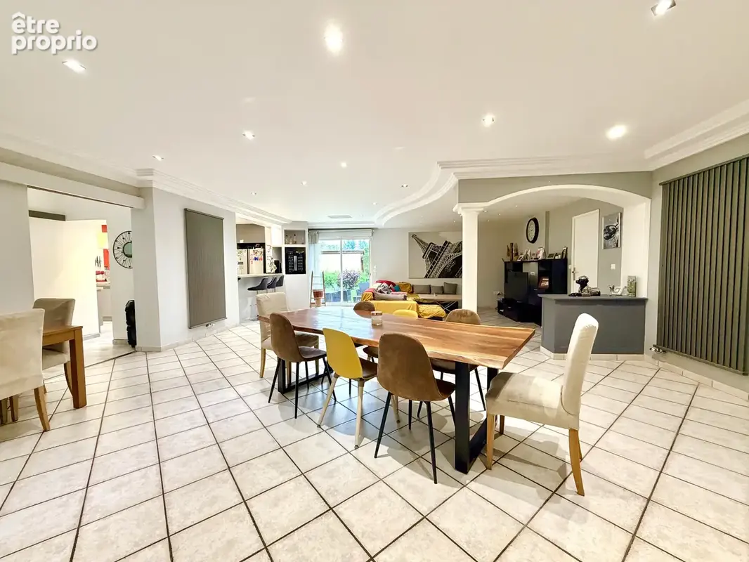 Grande maison familiale frontenas 280 m2 avec 5 chambres à 35 min de Lyon - photo 4