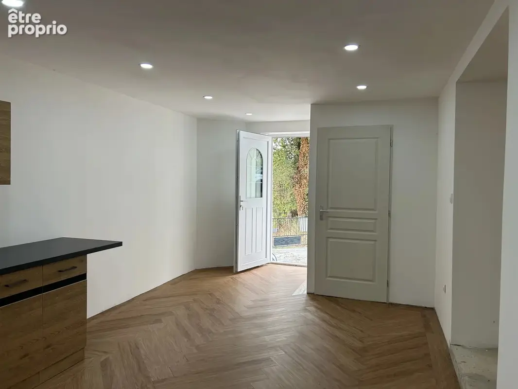 Maison de 3 chambres magnifiquement rénovée avec une petite maison attenante d'une chambre. - photo 14