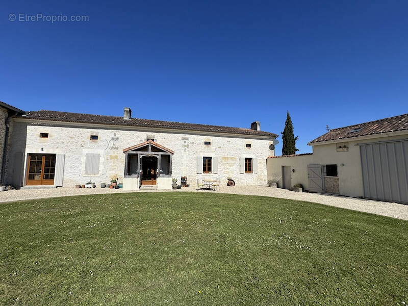 Maison à RIOUX-MARTIN