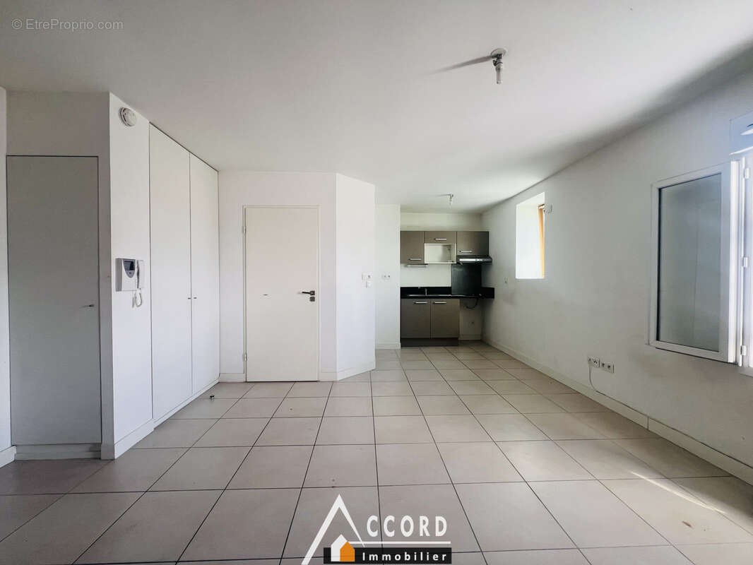 Appartement à SARTROUVILLE