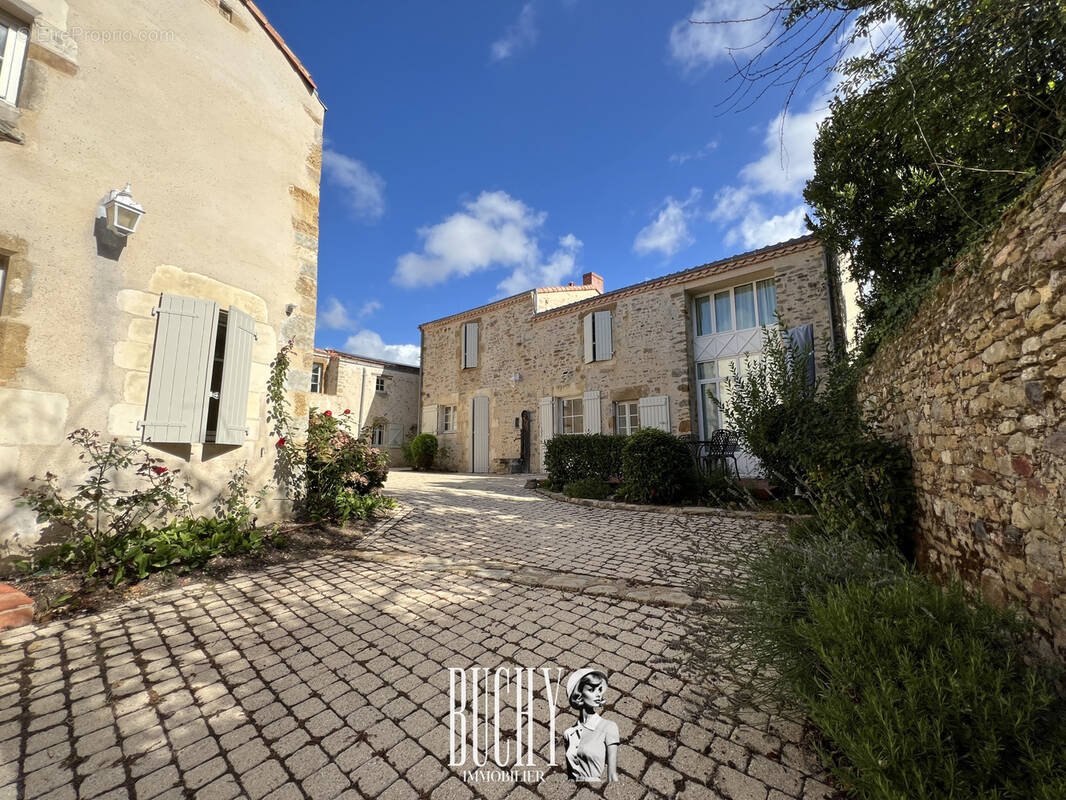 Maison à TALMONT-SAINT-HILAIRE