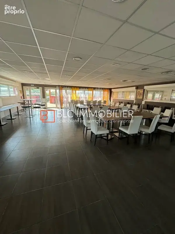 Commerce 864 m² à vendre à Gemenos (13420) - photo 5