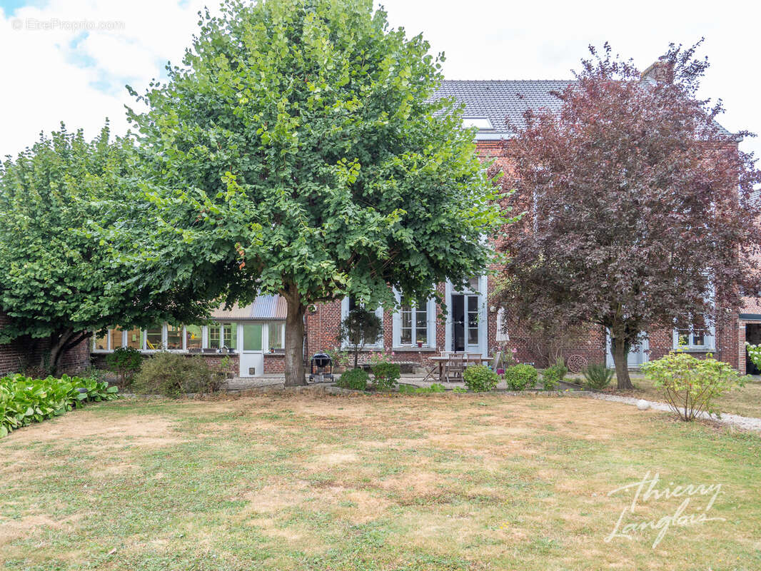 Maison bourgeoise de caractere sur 2 445m2 - photo 16