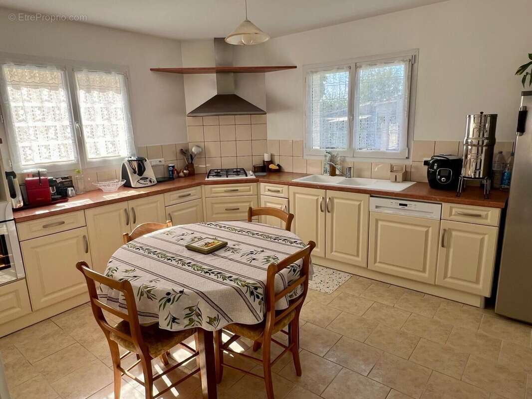Maison 123 m² à Saint-Julien-De-L'escap  - photo 7