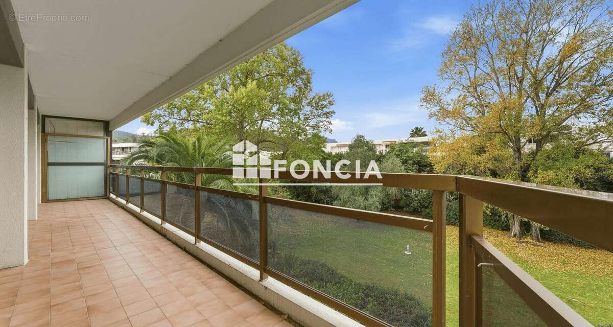 Appartement à MANDELIEU-LA-NAPOULE