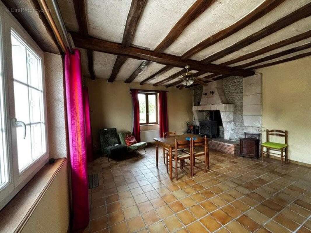 Maison 91 m² à Sennevieres  - photo 4