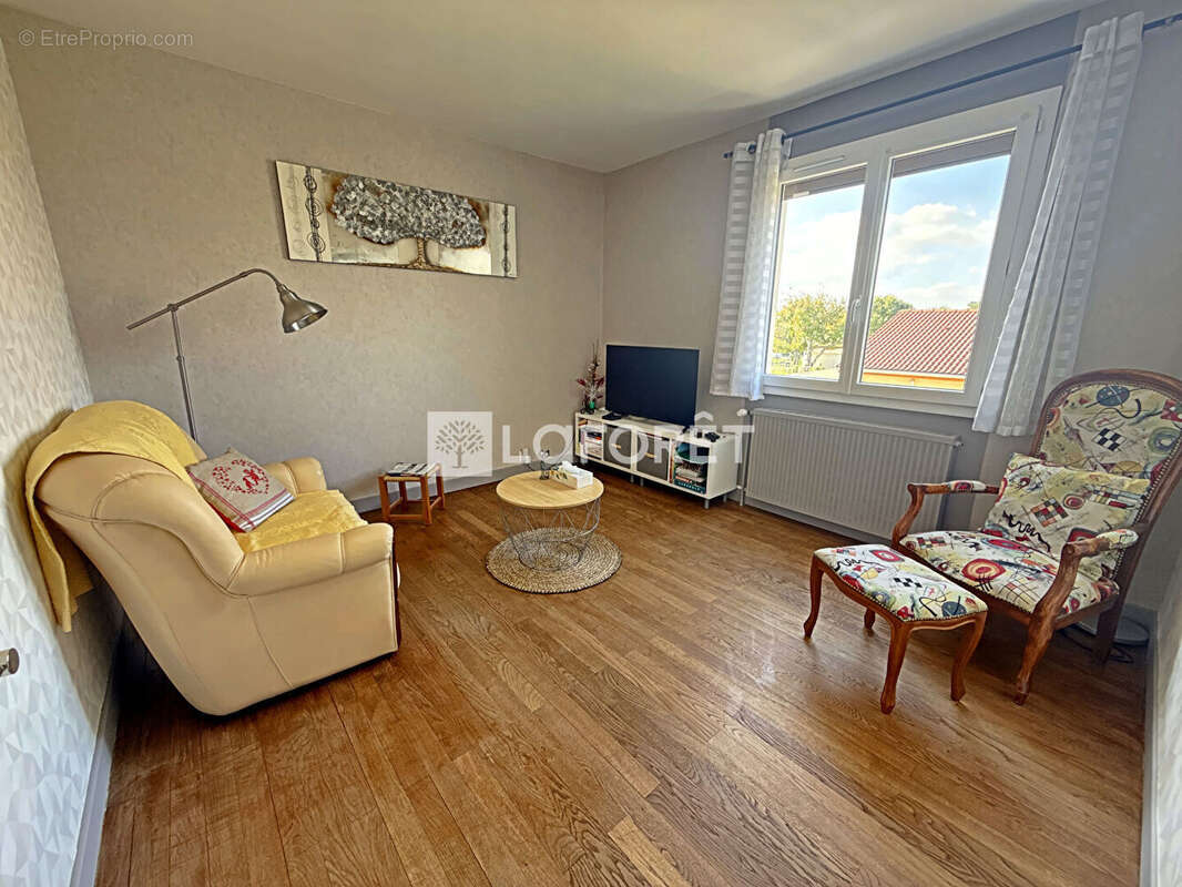 Maison à MONTREVEL-EN-BRESSE