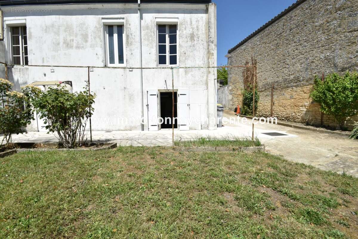 Maison à TONNAY-CHARENTE