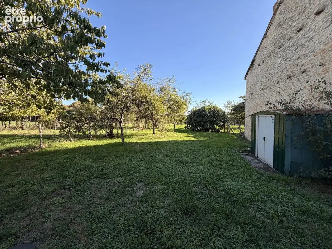Charmante maison de campagne avec vue sur la vallée et jardin de plus de 800 m² - photo 12