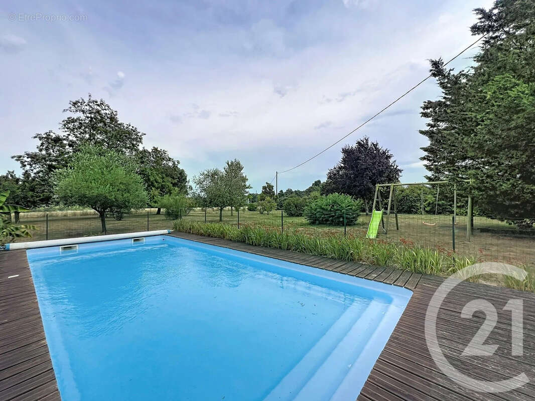 Maison 267 m² à Mirande  - photo 4