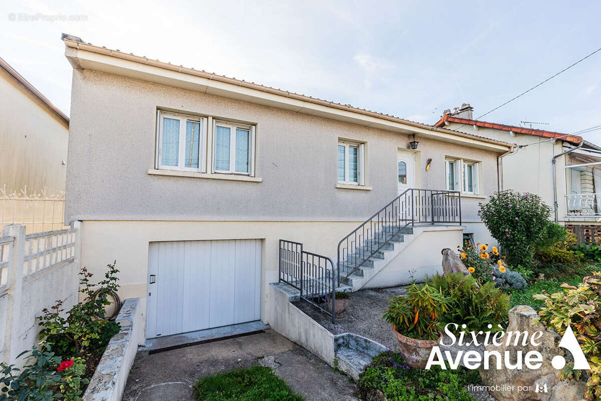 Maison à PARAY-VIEILLE-POSTE