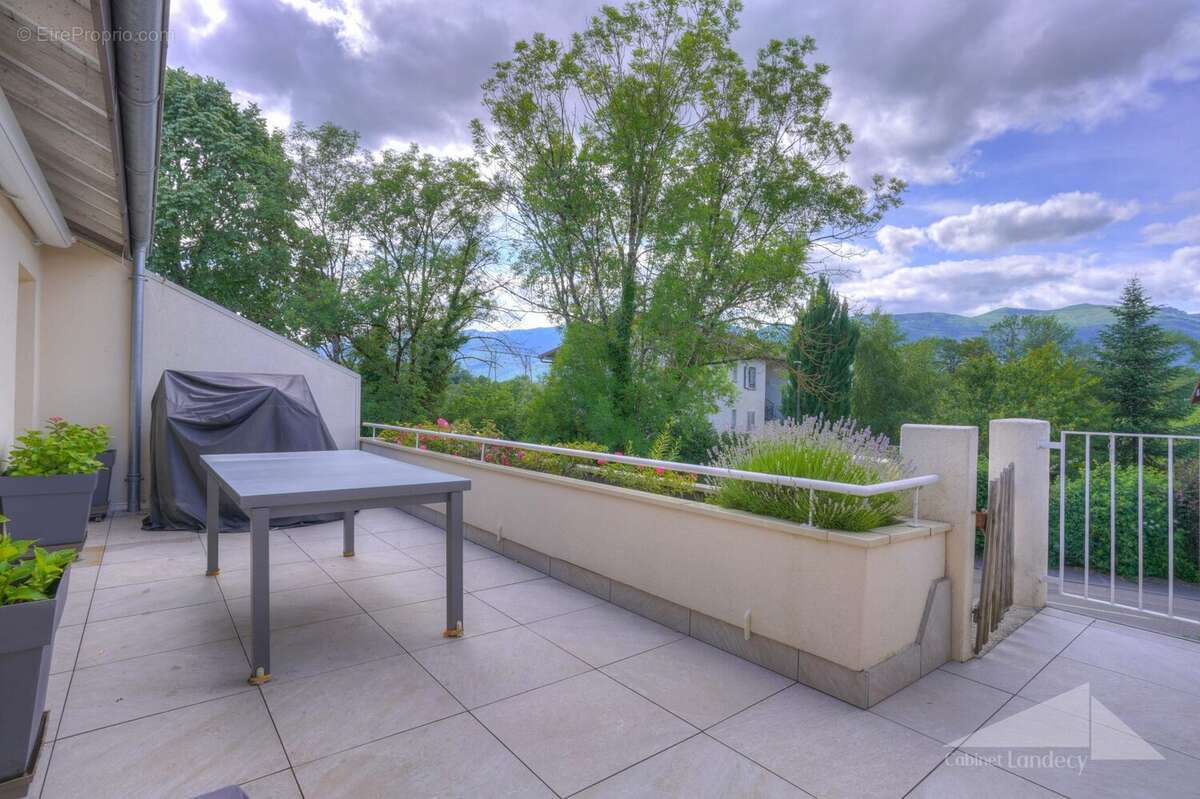Appartement à PREVESSIN-MOENS