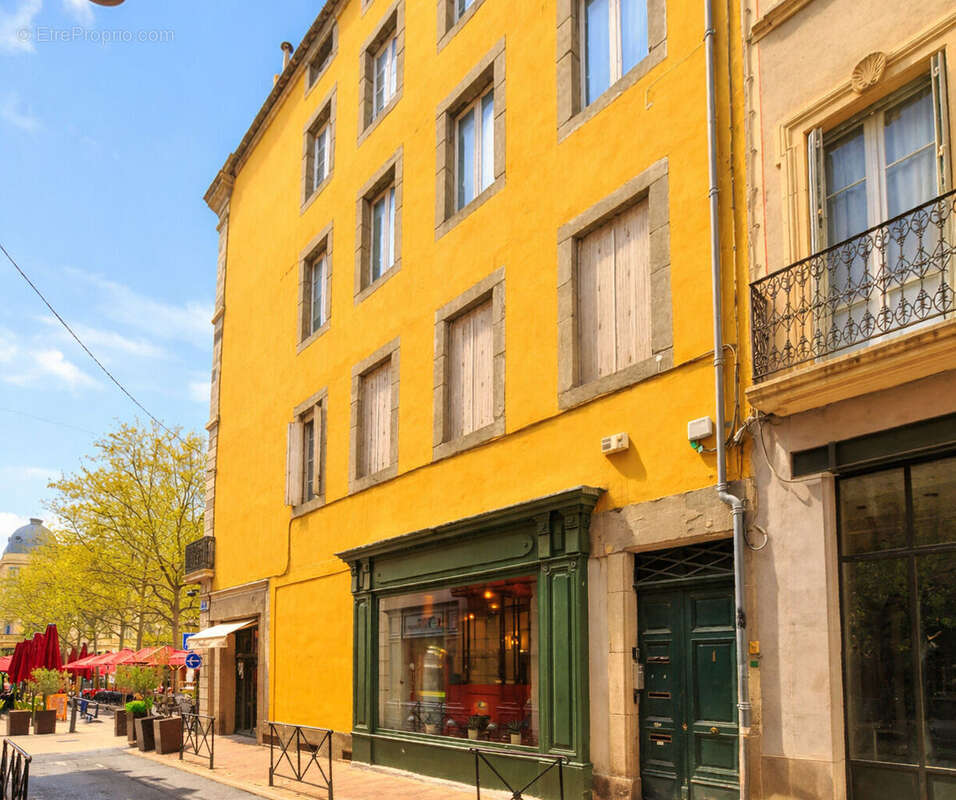 Porte d'entrée - Appartement à CARCASSONNE