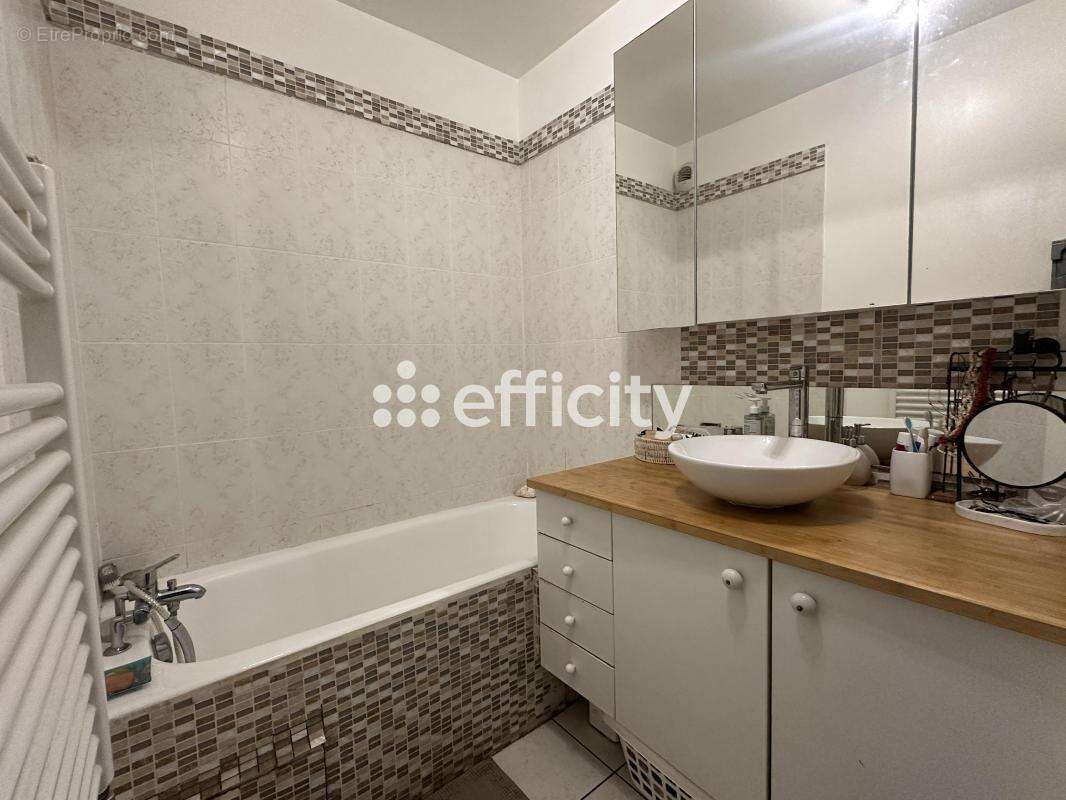 Appartement à MONTROUGE