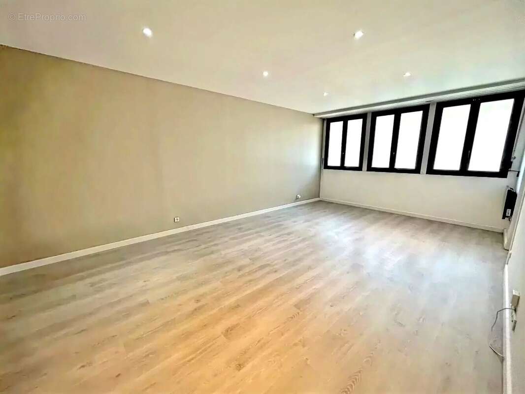 Appartement à MARSEILLE-6E