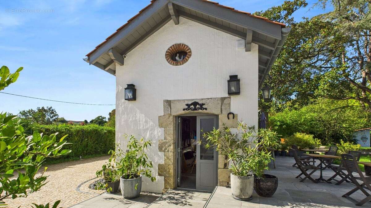 Maison de Maître du XVIIIe siècle à Guiche - photo 13