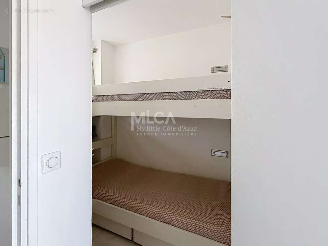 Appartement à SAINT-LAURENT-DU-VAR
