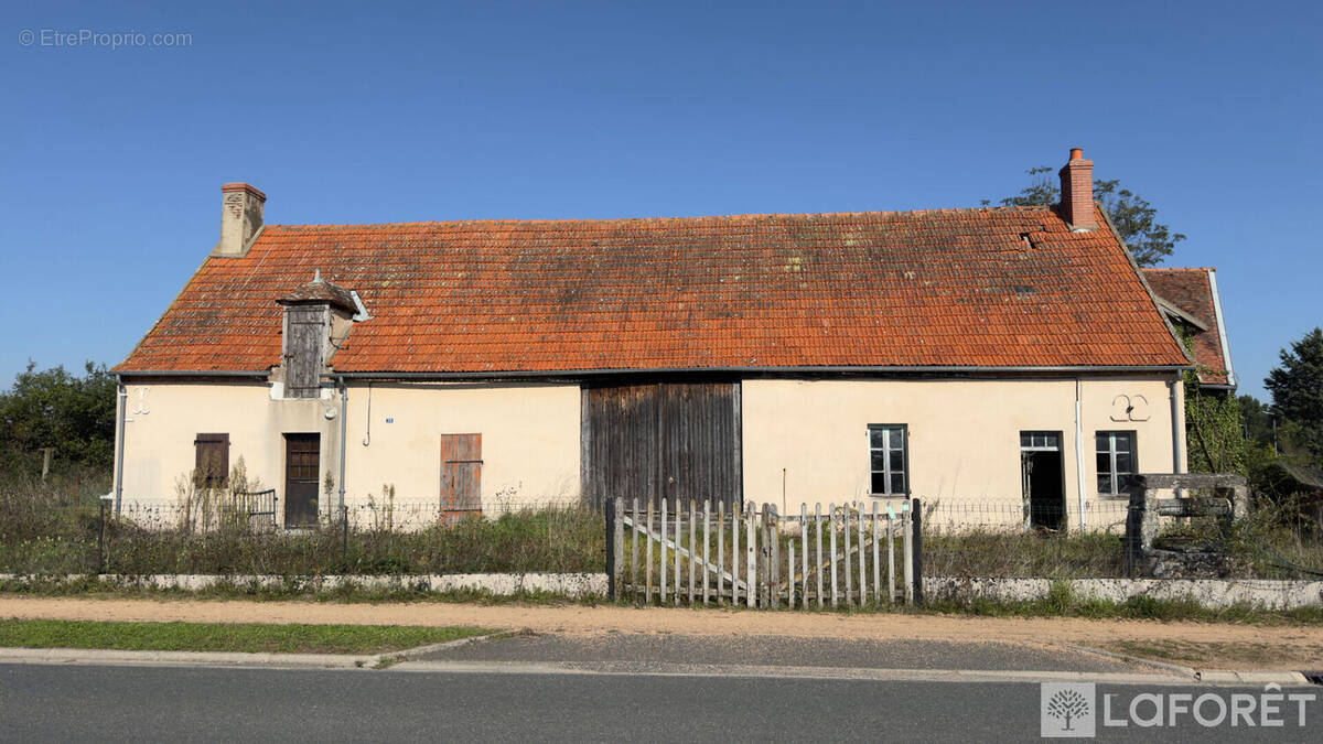 Maison à NEUILLY-LE-REAL