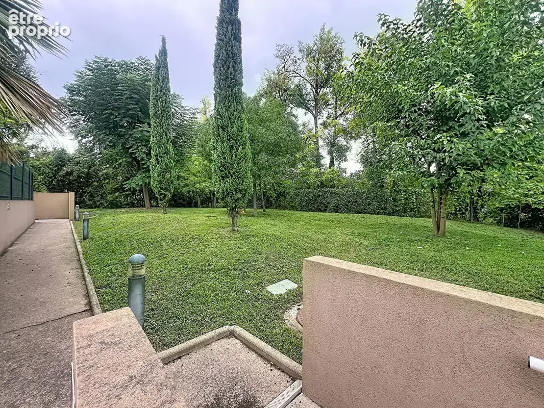 T2 en rez-de-jardin avec terrasse, jardin & double box - les camoins - photo 11