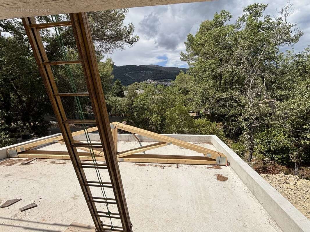 Maison à TOURRETTES-SUR-LOUP